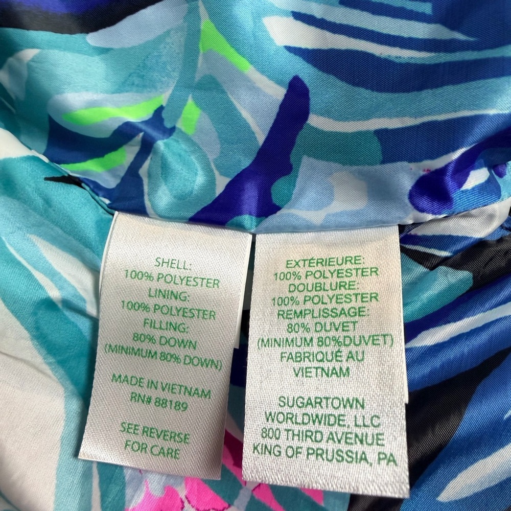 Lilly Pulitzer Black Onyx‎ Palm
Paradise Puffer Vest-NWOT-size small - Picture 6 of 8